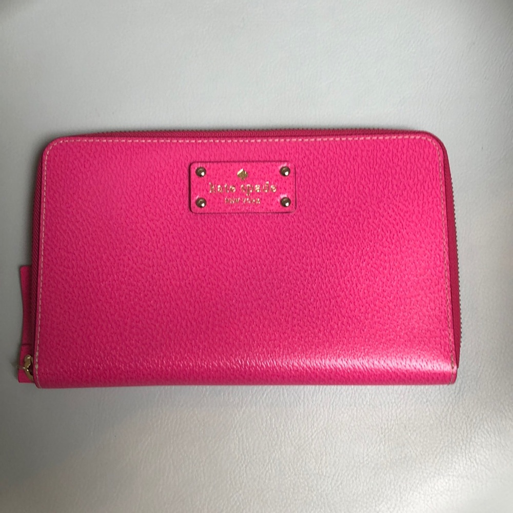Kate Spade Wellesley Travel Wallet